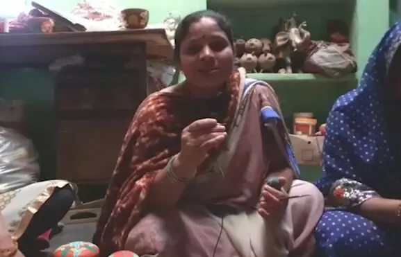 गांव कनेक्शन से अपना अनुभव साझा करतीं बबिता सिंह (फोटो- आनंद कुमार) गांव कनेक्शन से अपना अनुभव साझा करतीं बबिता सिंह (फोटो- आनंद कुमार)