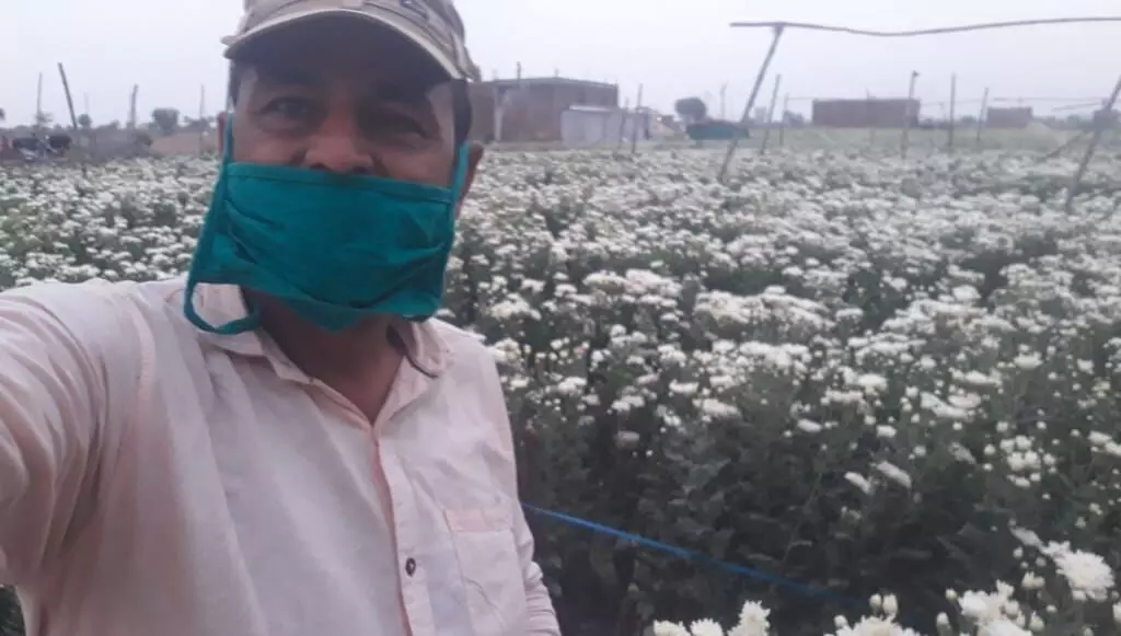मध्य प्रदेश के सतना के किसान नीरज त्रिपाठी। फोटो: अरेंजमेंट