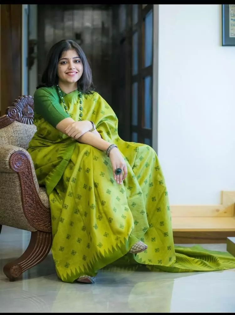 सुरेश कुमार की कहानी से प्रेरित होकर अशोका विश्वविद्यालय, सोनीपत, हरियाणा की छात्रा अंशिका झाम्ब ने क्राउड फंडिंग के जरिए इकट्ठा हुए रुपये सुरेश को देकर उनकी मुश्किलें कम करने की कोशिश की।