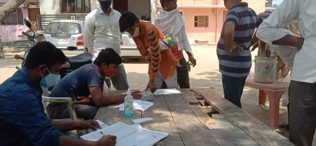 यूपी के बाराबंकी में सरकारी राशन की दुकान।