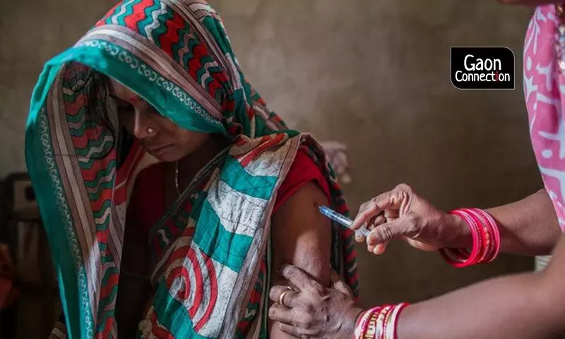 15 दिनों के लिए आइसोलेशन हर किसी के लिए मुश्किल होता है, लेकिन गर्भवती महिलाओं और प्रसव के बाद की माताओं के लिए इससे भी ज्यादा। इस समय के दौरान, उसके बच्चे के स्वास्थ्य की चिंता उसकी मानसिक स्थिति को गंभीर रूप से प्रभावित कर सकती है।