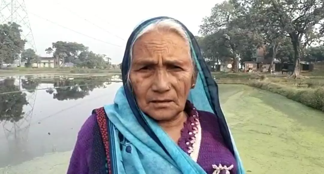 दुजयी देवी जिनके खेतों में 10 साल से कोई फसल नहीं उगी