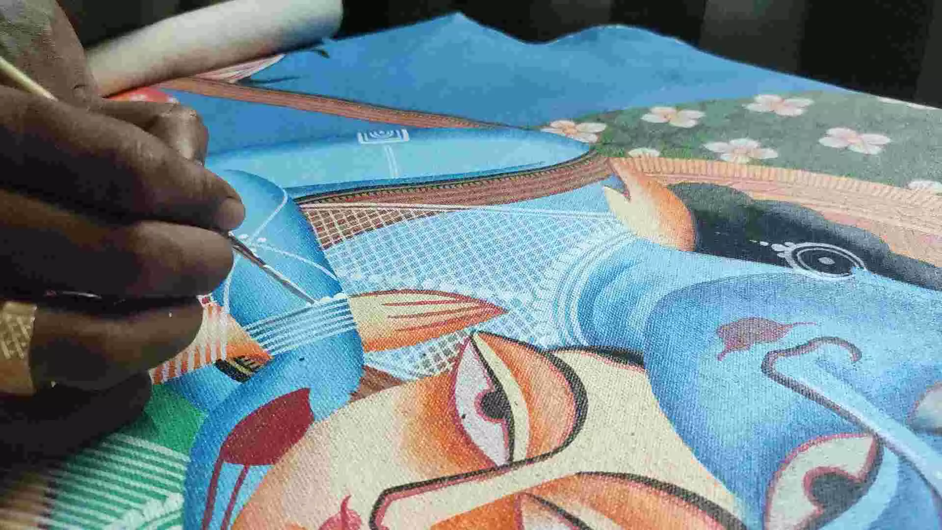 Patta refers to the piece of cloth on which the artisans do intricate paintings with natural colours. Patta refers to the piece of cloth on which the artisans do intricate paintings with natural colours.