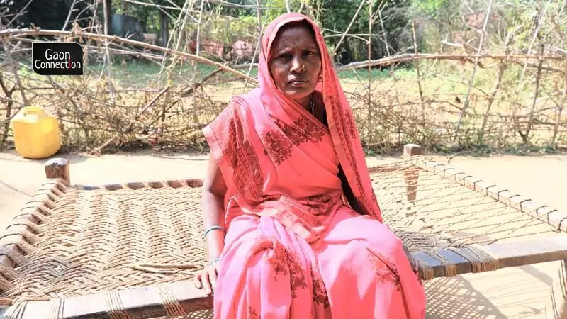 Devanti Kunwar is amongst the hundreds of thousands of rural residents in Jharkhand whose livelihoods depend on agrarian production and are at present reeling from the aftermath of the drought. Devanti Kunwar is amongst the hundreds of thousands of rural residents in Jharkhand whose livelihoods depend on agrarian production and are at present reeling from the aftermath of the drought.