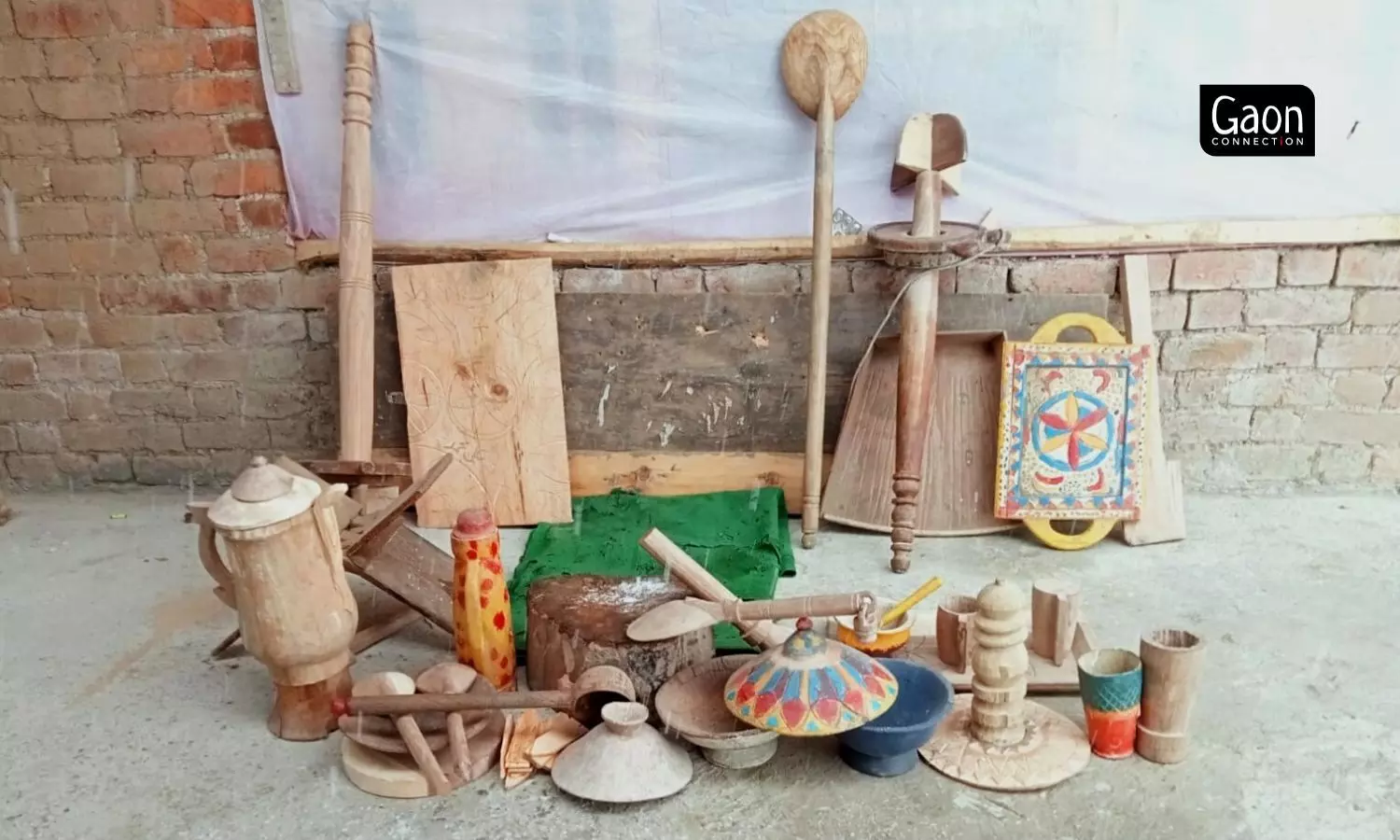 Najar makes plates, cups, serving spoons, trays and the samovars used to prepare traditional Kashmiri tea, all out of wood. Najar makes plates, cups, serving spoons, trays and the samovars used to prepare traditional Kashmiri tea, all out of wood.