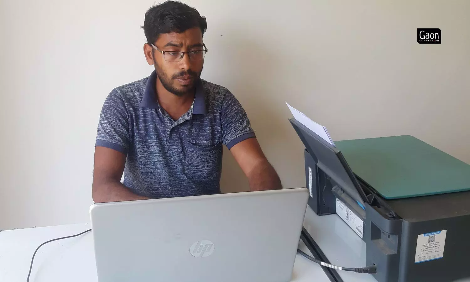 Bhubneshwar Paswan has started an internet cafe in his village Hussainpur. Bhubneshwar Paswan has started an internet cafe in his village Hussainpur.