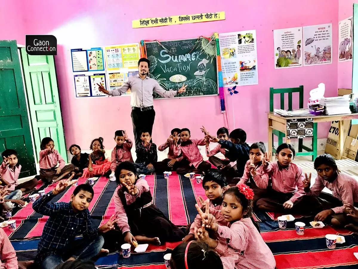 Recently, a video of the children dancing along with their teacher Misra went viral on social media and was greatly appreciated. Recently, a video of the children dancing along with their teacher Misra went viral on social media and was greatly appreciated.