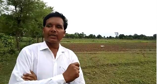 झांसी जिले से ललितपुर आकर धान की खेती करते हैं किसान इंदर सिंह 