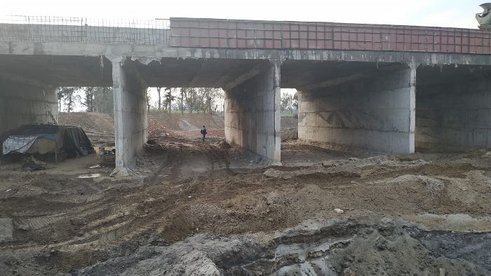 A supporting river of Gomti has completely dried up