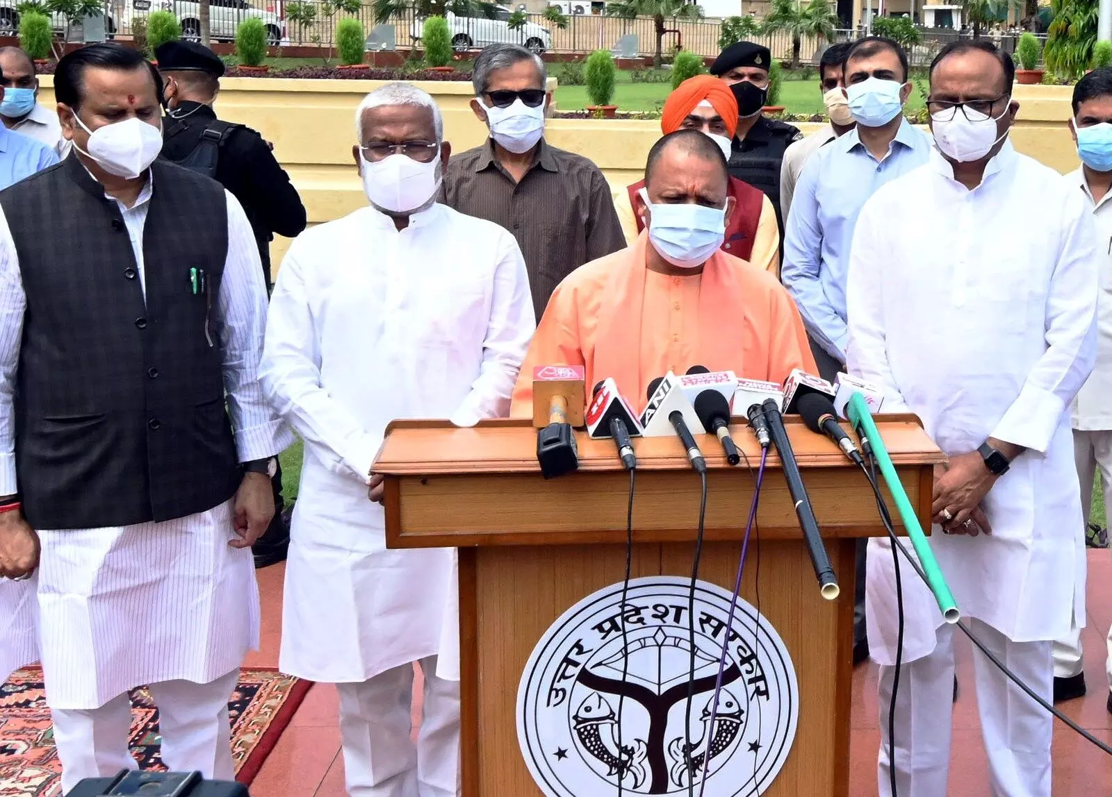मुख्यमंत्री योगी आदित्यनाथ ने कहा कि उनकी सरकार किसान और खलिहान के संरक्षण के लिए कार्य कर रही है।
